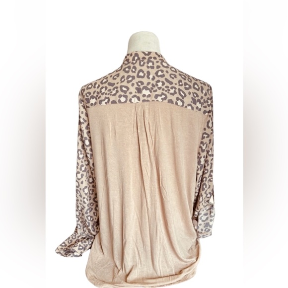 A New Day Beige and Gray Blouse - Picture 2 of 9